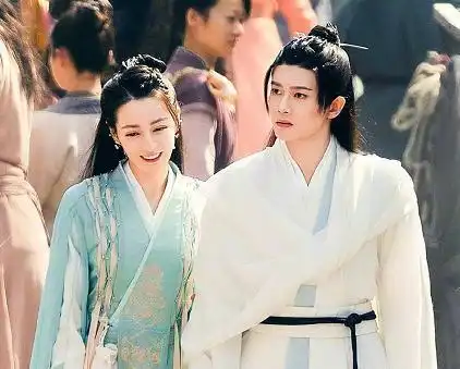 热度破9000万,与君初相识后又一甜虐剧将袭,我准备熬夜追
