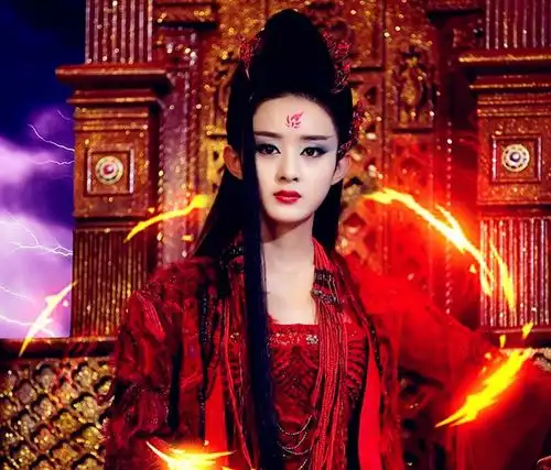 赵丽颖悲催情史遭初恋劈腿,被第二任甩掉,如今又和冯绍峰离婚