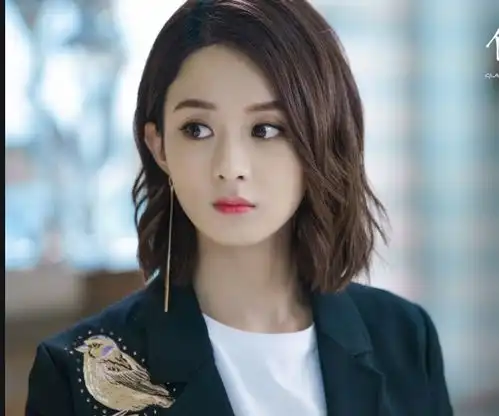 赵丽颖新戏路透照流出,穿搭引热议,网友这是睡衣
