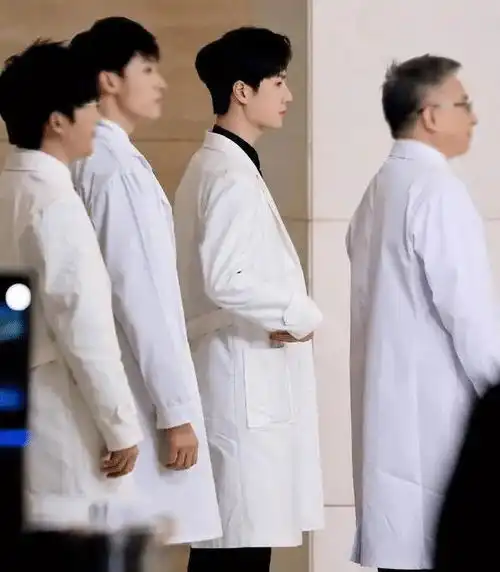 2020年帅气医生角色,王一博造型帅气,龚俊深沉,肖战有望飙演技
