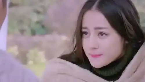 现代造型的迪丽热巴vs古装的佟丽娅张钧甯,你会如何选择
