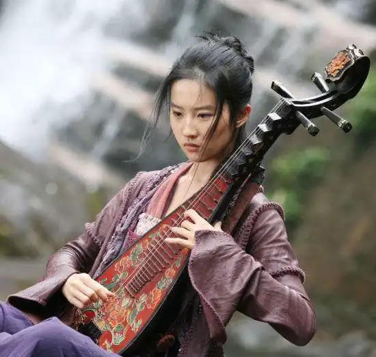 刘亦菲拿下花木兰女主,除了过硬的条件,还离不开沉着的心态
