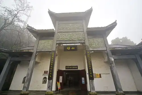 烽火木兰山,传奇红军洞,私人革命文物收藏室,寻找英雄城市的红色印记