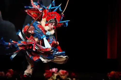 小人书迷史依弘一看到连环画,特别有回到儿时的感觉
