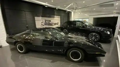 你好kitt,经典电视剧霹雳游侠同款座驾
