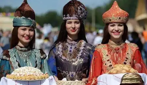 克里米亚的鞑靼人,被斯大林赶往中亚挖矿后,为何没能全部回归
