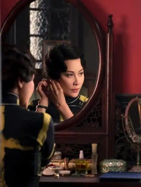 63岁的他,依然活跃在影坛最新上映的科幻网剧天目危机热播
