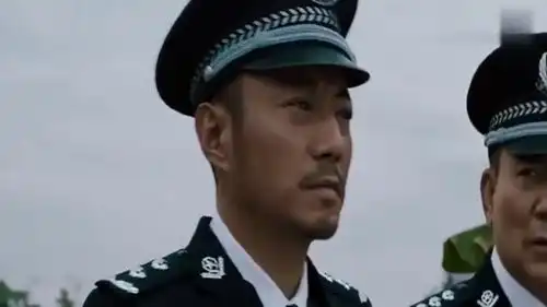 湄公河行动小伙开船跟犯罪分子同归于尽,这眼神真是太帅了
