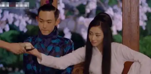 太子妃升职记中的穿帮镜头蜡烛有现代商标,桂花糕还会变色