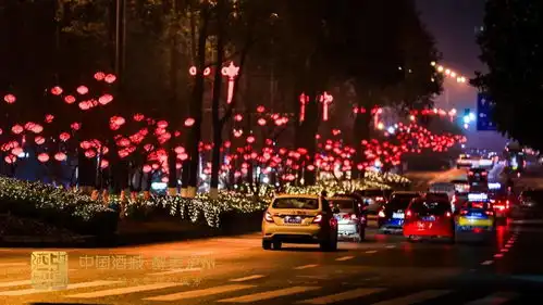大红灯笼高高挂,泸州大街小巷春意浓