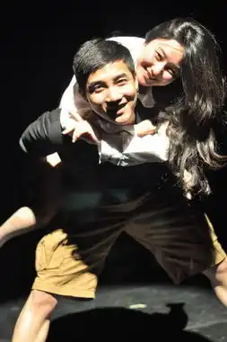 裸婚续集登陆上海大剧院为爱情褪去浮华外衣
