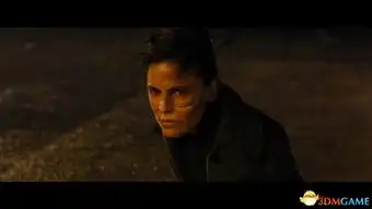 神奇女侠爆战神阿瑞斯造型青面獠牙全副武装