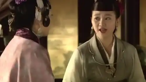 新版红楼梦赵姨娘痛骂女儿不拉扯自己,女儿反怼好人不用拉扯