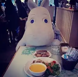 谁说咖啡馆非要小清新喝咖啡才是正经事