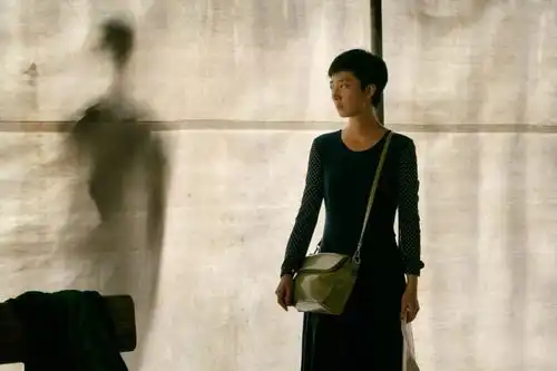 一条专访导演刁亦男越是黑黢黢的人,身上越有光
