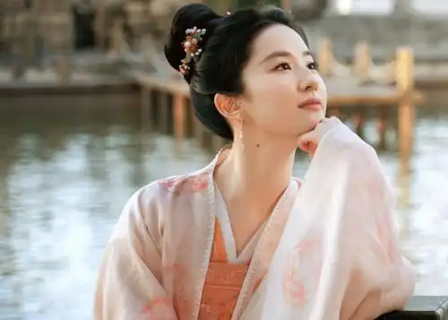 梦华录三美晒剧照,林允清纯柳岩温婉大方,刘亦菲古装yyds