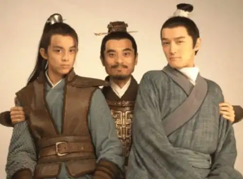 演技不输胡歌,与妻子相恋15天就结婚,如今夫妻恩爱如初家庭幸福
