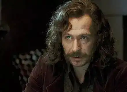 被视为敦刻尔克的姊妹片,是丘吉尔的至暗,亦是奥德曼的高光
