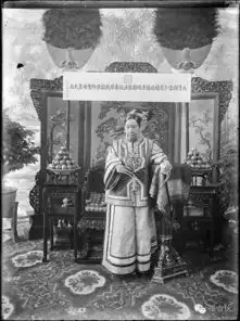 英国女王伊丽莎白被ko,远超希拉里