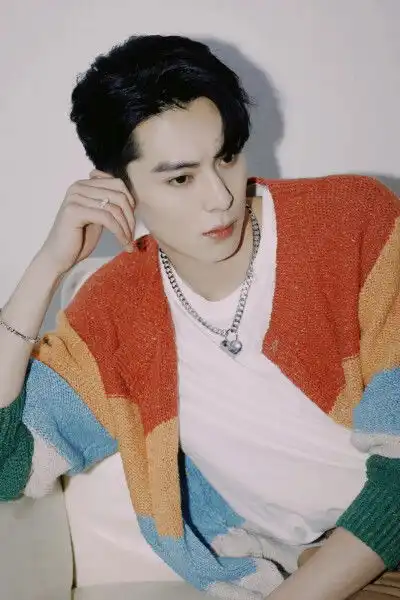 王鹤棣高清壁纸大片又双一波
