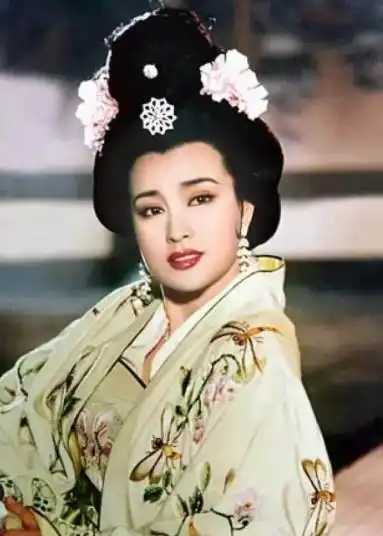刘晓庆65岁再演少女,新剧造型曝光,装嫩最成功的女人非她莫属
