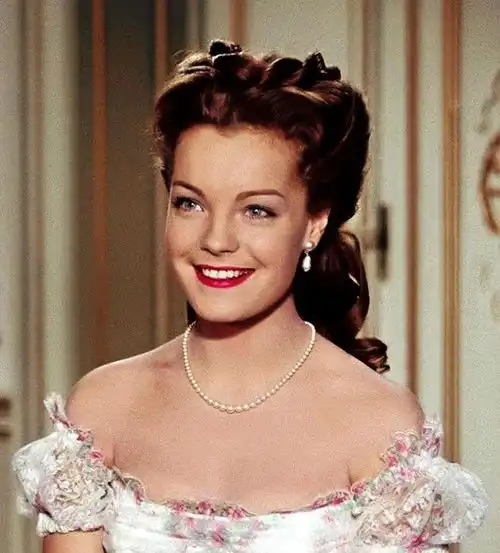 罗密施耐德半生困在茜茜公主中,不想出演后两部,43岁早逝
