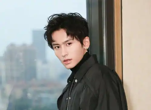 官方正式下达红头文件本人微博被封,张哲瀚离被封杀仅一步之遥