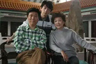 90年代身家过亿的演员,靠倒爷发家,破产后迈入演艺圈,三段绯闻
