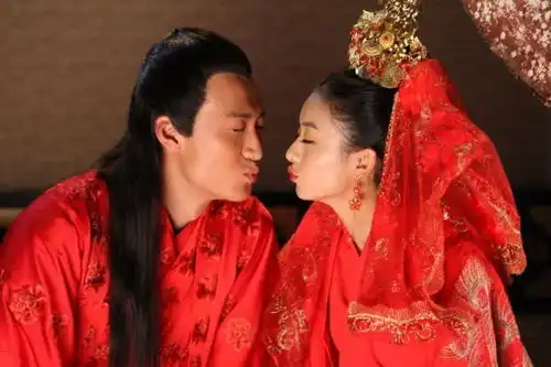 与赵丽颖合作唯一没能火起来的男星,名字可真是奇迹