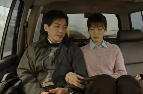 乔家儿女麻雀眼经商成功,遇上回国的叶小朗,对三丽的爱转移给她