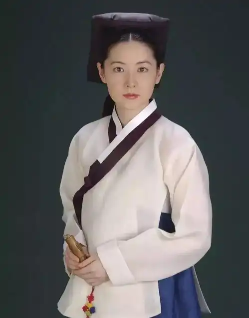 大长今嫁入豪门11年,生下龙凤胎,49岁复出,人气直逼宋慧乔
