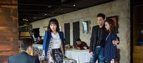 温暖的弦温暖用的包包什么牌子