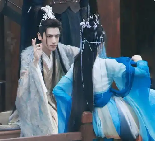 罗云熙白鹿长月烬明造型惊艳,不再是流水线仙侠,人设超带感
