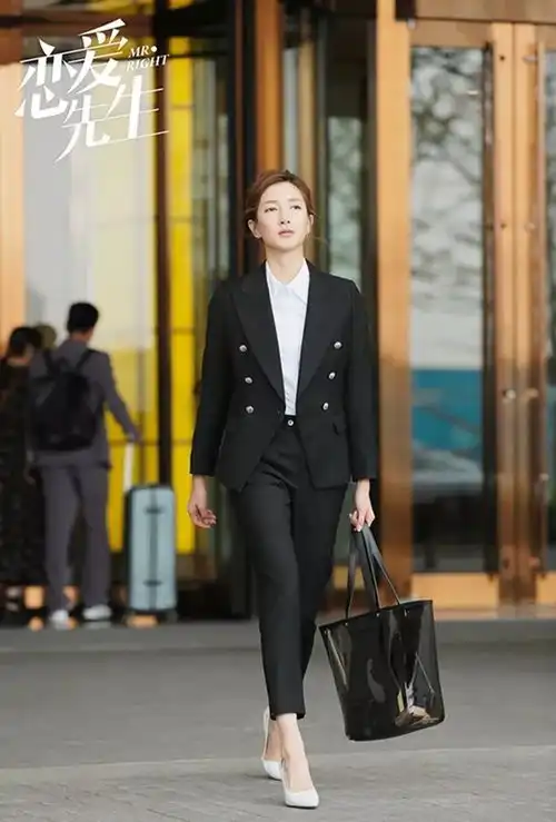 真人实拍美女小编教你如何get恋爱先生江疏影穿搭宝典
