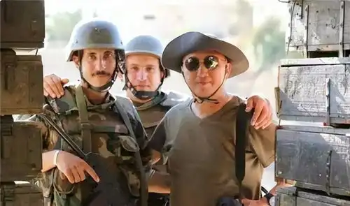 俄士兵为救中国记者牺牲,记者为报恩直接娶其妻,后来怎么样了