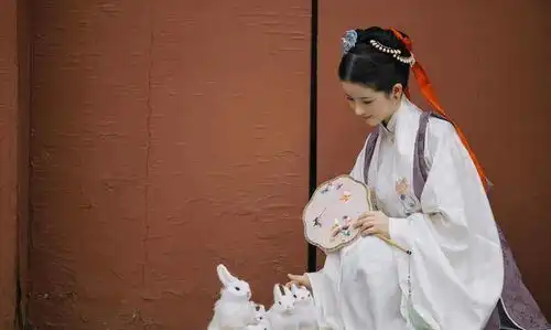 梦秦中秋古风照释出古典气质清丽动人
