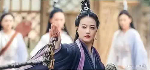 无儿无女的周海媚去世不到6个月,白发老母的选择令人泪目
