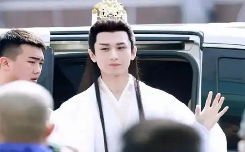 杨紫再搭成毅,沉香如屑重新开机,男女主定妆照流出