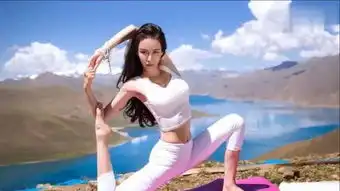 功夫瑜伽母其弥雅这动作成龙也被震惊了
