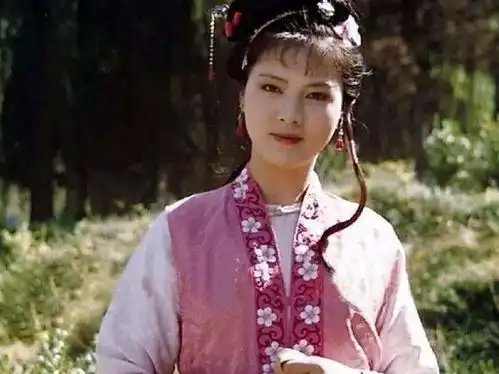 闫红说职场红人袭人的过人之处到底在哪里