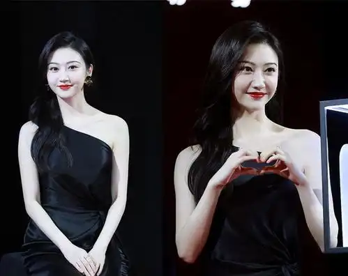 景甜黑裙秀雪肤,细眉红唇美艳如司藤,但脚上的鞋子也太扣分了吧
