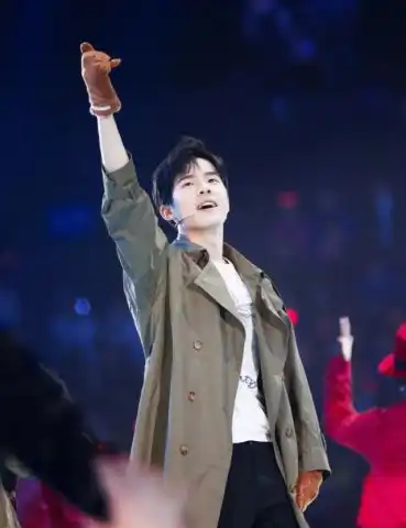 给我一件风衣,我要和刘昊然一起破案