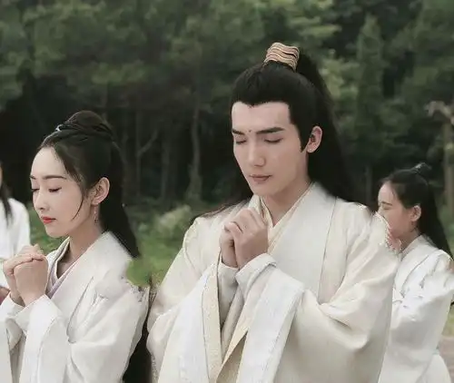 陈情令要被下架粉丝吓得连夜缓存,陈家霖导演发文辟谣