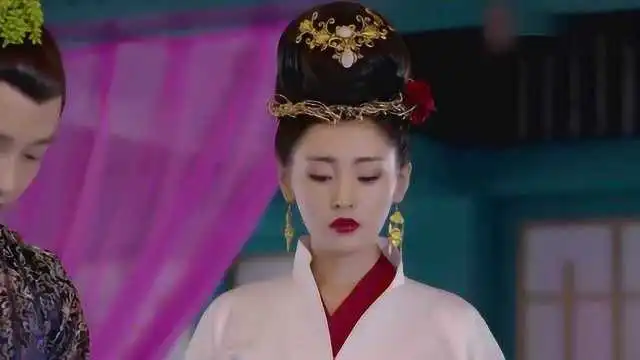 太子妃升职记太子对受伤的宫女很是照顾,皇后突然出现
