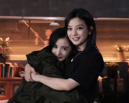 赵薇听见她说剧照杨幂造型堪比小时代,杨紫眼神全是戏
