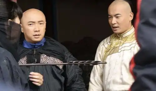 识字不多连官都是靠买的李卫,为何能够受到雍正的宠爱
