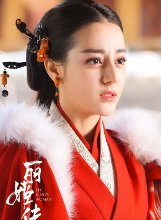 热巴烈火如歌红衣造型美过杨幂但却暴露身体上的不足