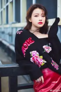 自带美白滤镜的时髦怡,去巴黎看秀也太甜了吧
