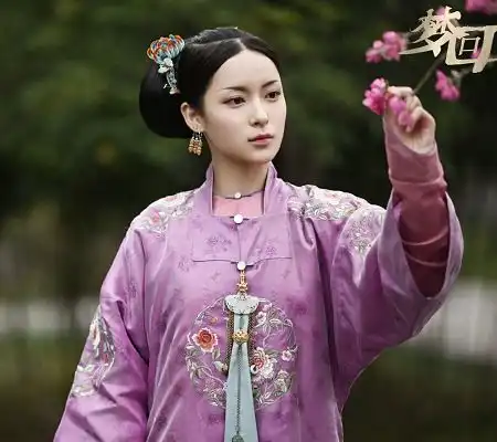 梦回大清官宣剧照,李兰迪和女二都很美,而这三位男演员也一个比一个帅
