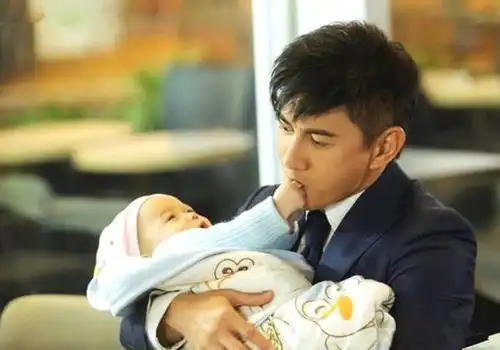 月嫂先生中的这4位明星,第1位吴奇隆,最后一位是她